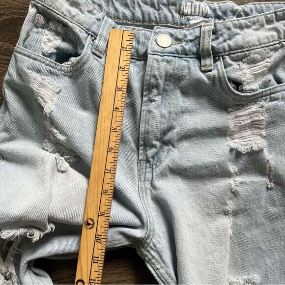 SWS Streetwear Society Mom Light Wash Distressed Ultra High Rise Jeans size 7 - Picture 7 of 8